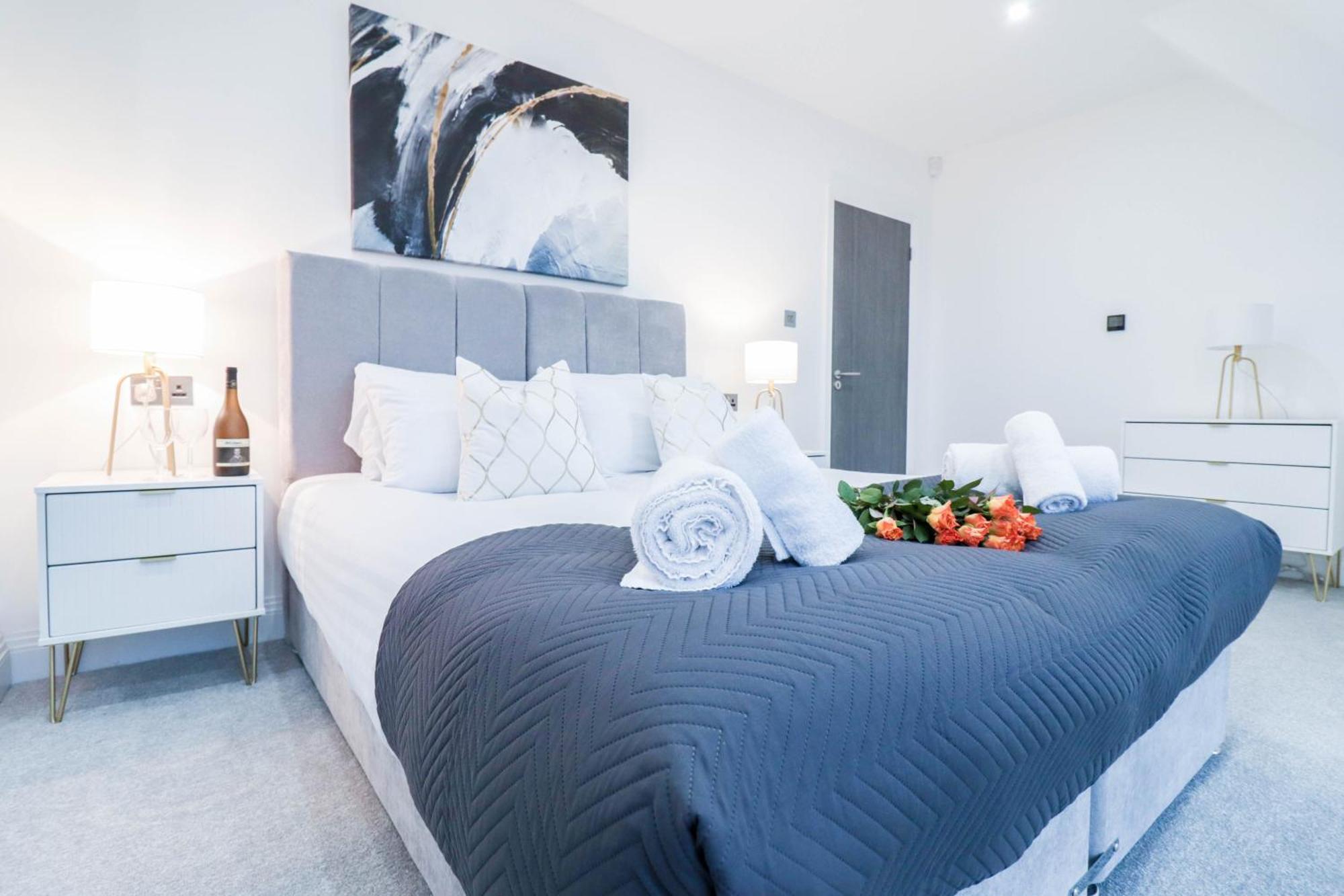 Elegant Apartments In Staines L Free Onsite Parking Luaran gambar