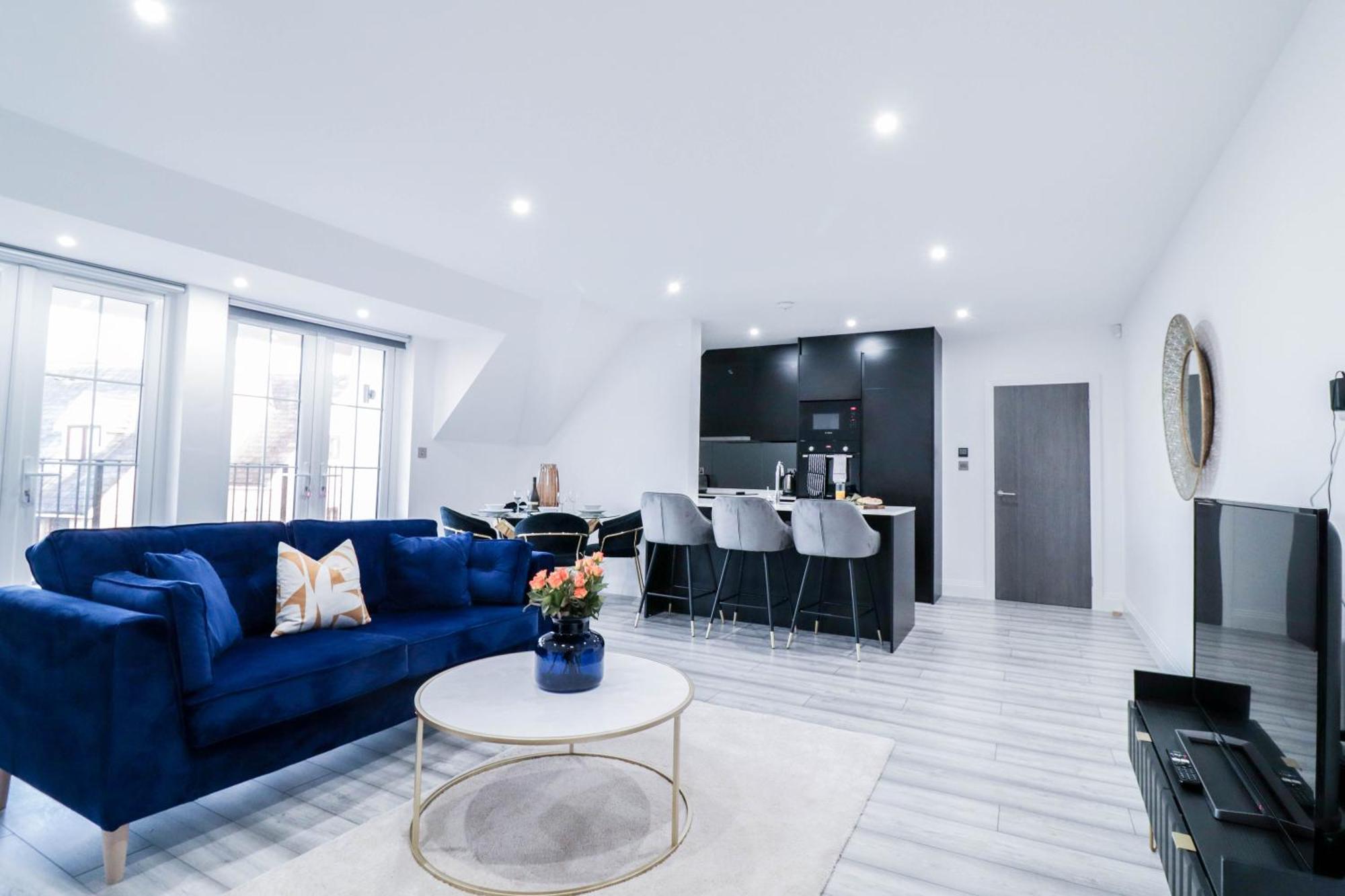 Elegant Apartments In Staines L Free Onsite Parking Luaran gambar