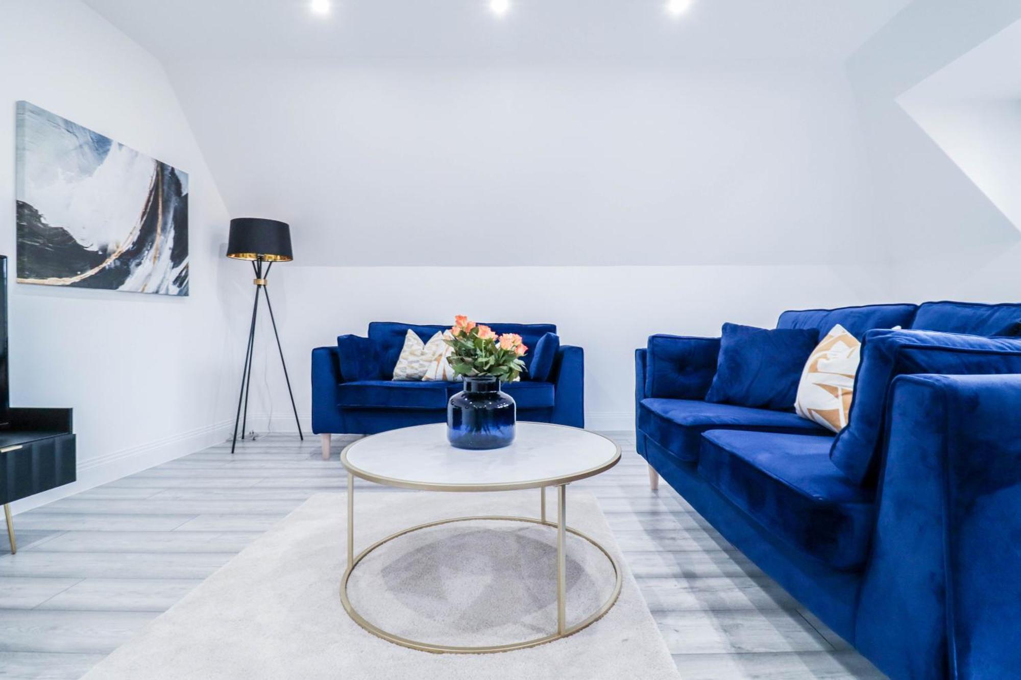 Elegant Apartments In Staines L Free Onsite Parking Luaran gambar