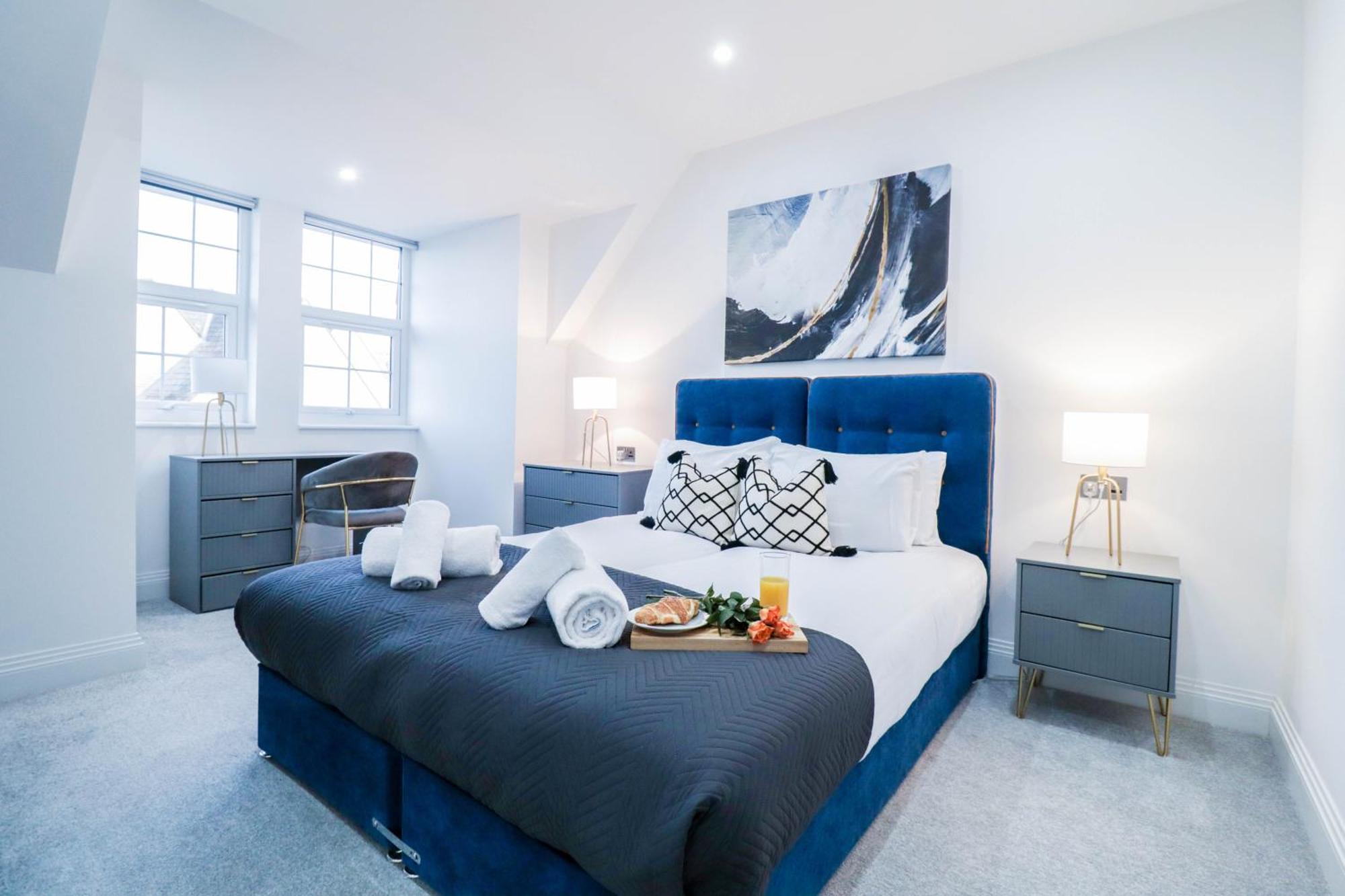 Elegant Apartments In Staines L Free Onsite Parking Luaran gambar