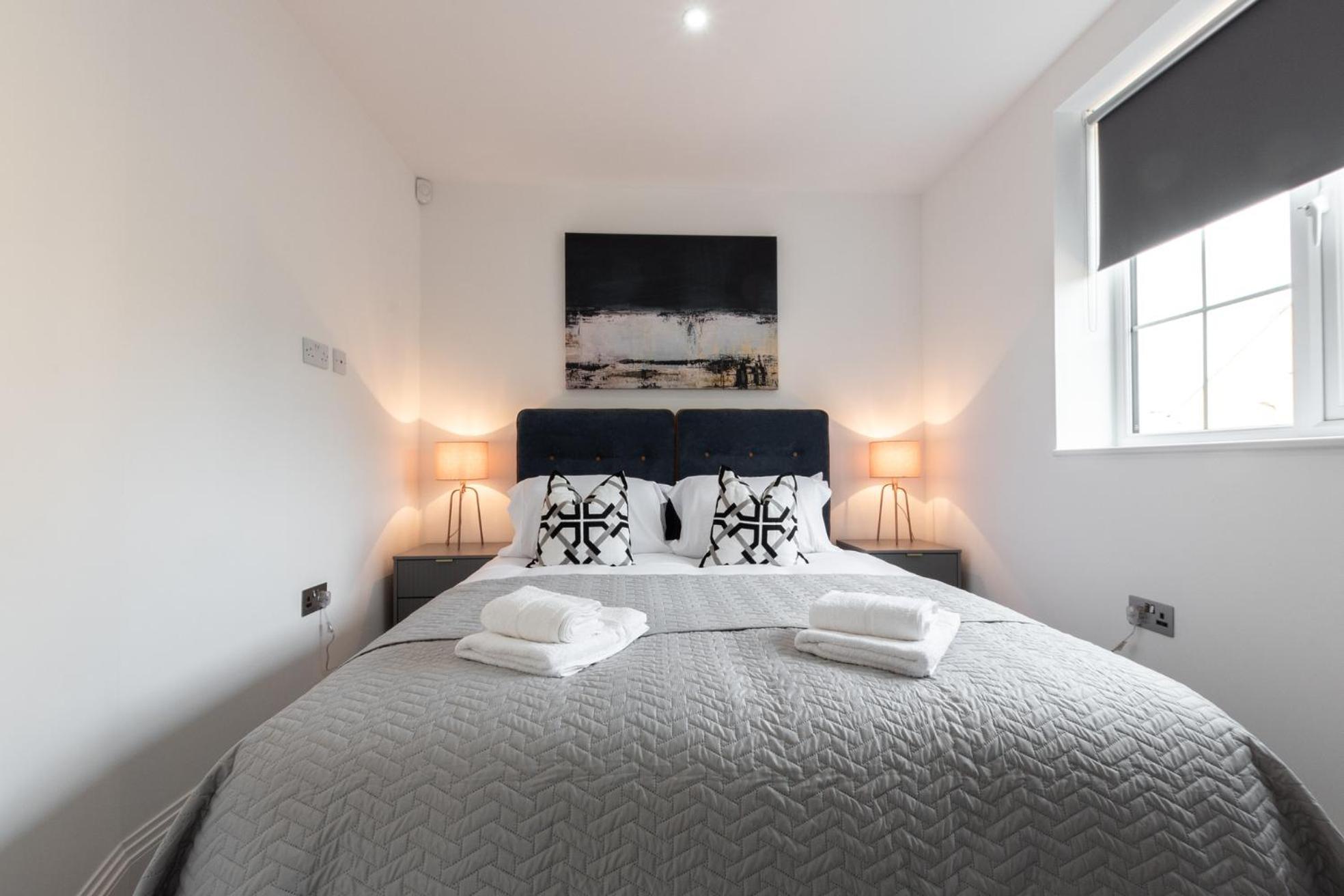 Elegant Apartments In Staines L Free Onsite Parking Luaran gambar