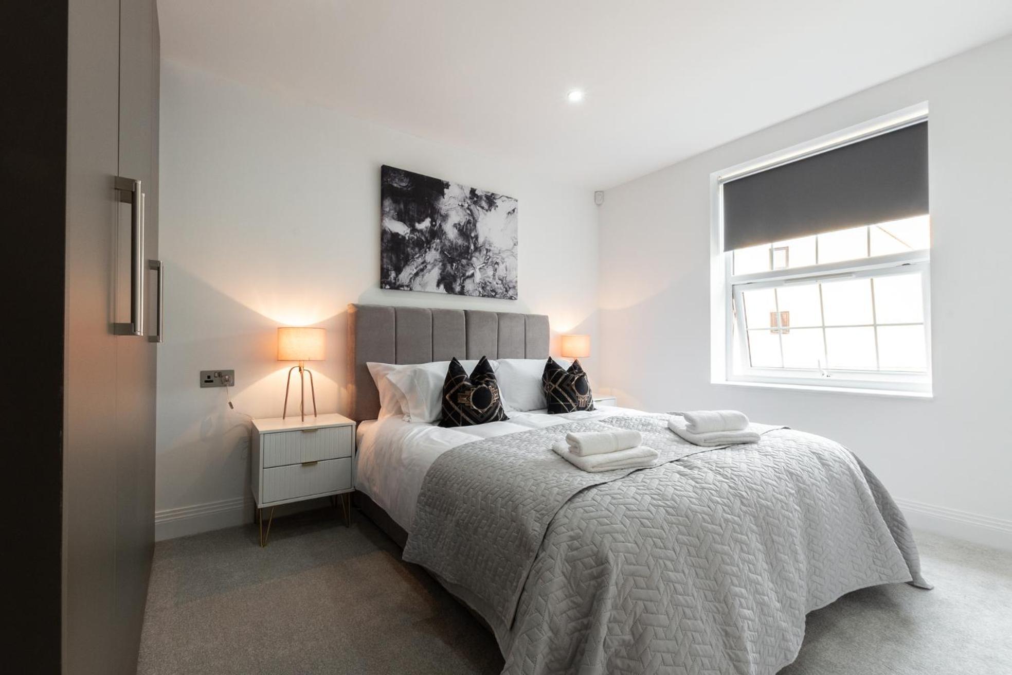 Elegant Apartments In Staines L Free Onsite Parking Luaran gambar